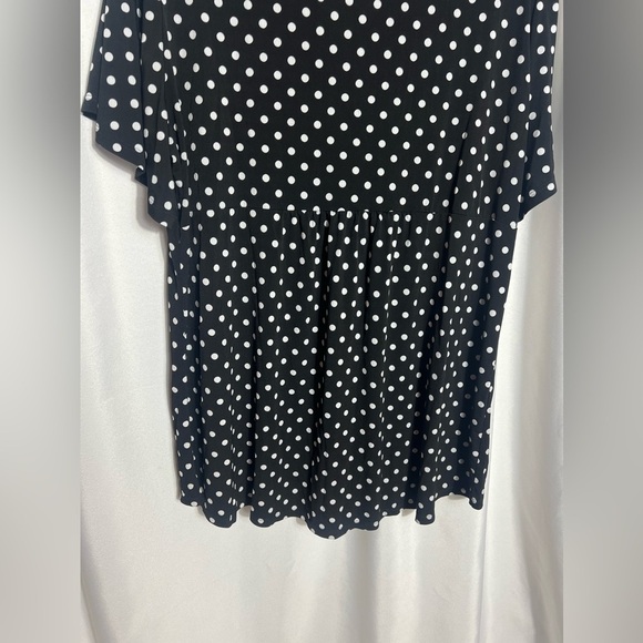 Diana Belle Woman’s Plus Size 2X Polka Dot Blouse Flowy Short Sleeve V-Neck - Picture 5 of 10